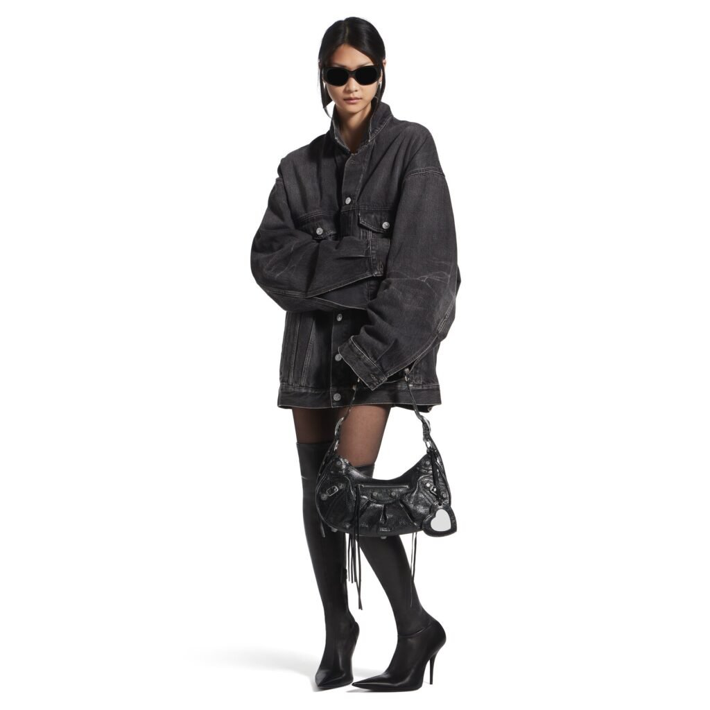 Balenciaga Le Cagole Shoulder Bag Small in black