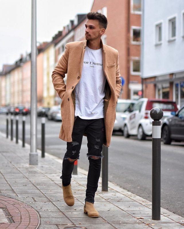 Stylish man in casual urban outfit.