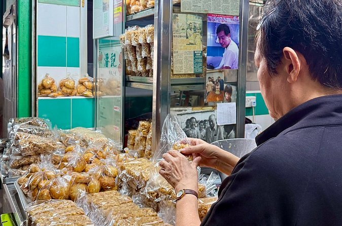 Traditional Singapore craftsman featured on a disappearing trades tour