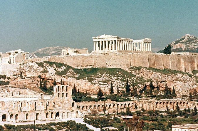 Private sightseeing tour through central Athens and its ancient landmarks
