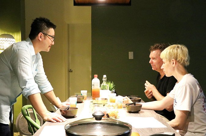 Taiwanese cooking class and Dongmen Market tour in Taipei