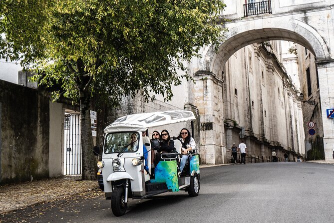 Private tuk-tuk sightseeing tour on Lisbon