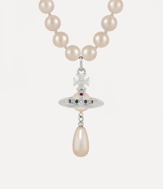 Popular Vivienne Westwood Orb pendant and pearl necklace style
