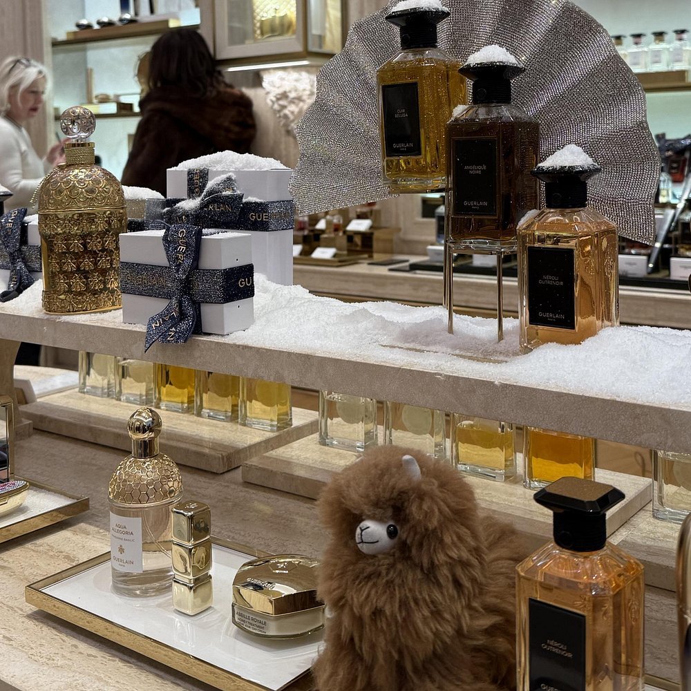 Bespoke perfume bottles and fragrance ingredients
