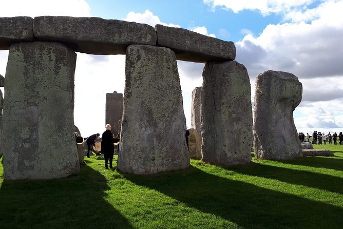 Stonehenge Inner Circle private viewing tour from London