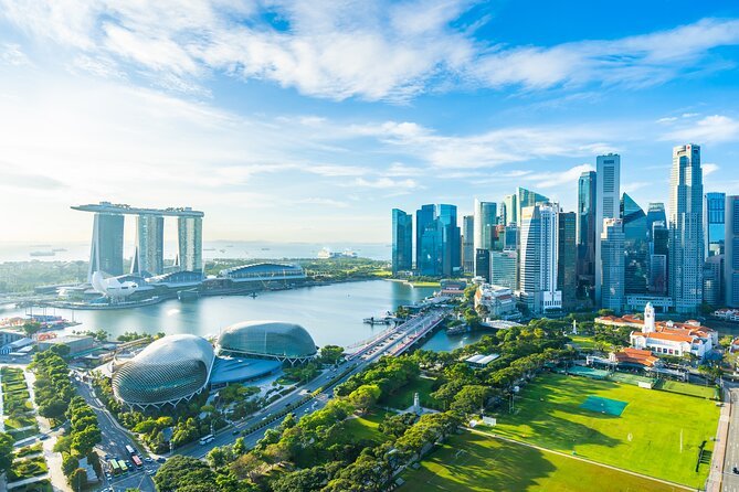 Private customized Singapore city tour with an air-conditioned vehicle