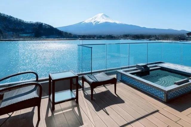 Luxury ryokan overlooking Mount Fuji and Lake Kawaguchiko