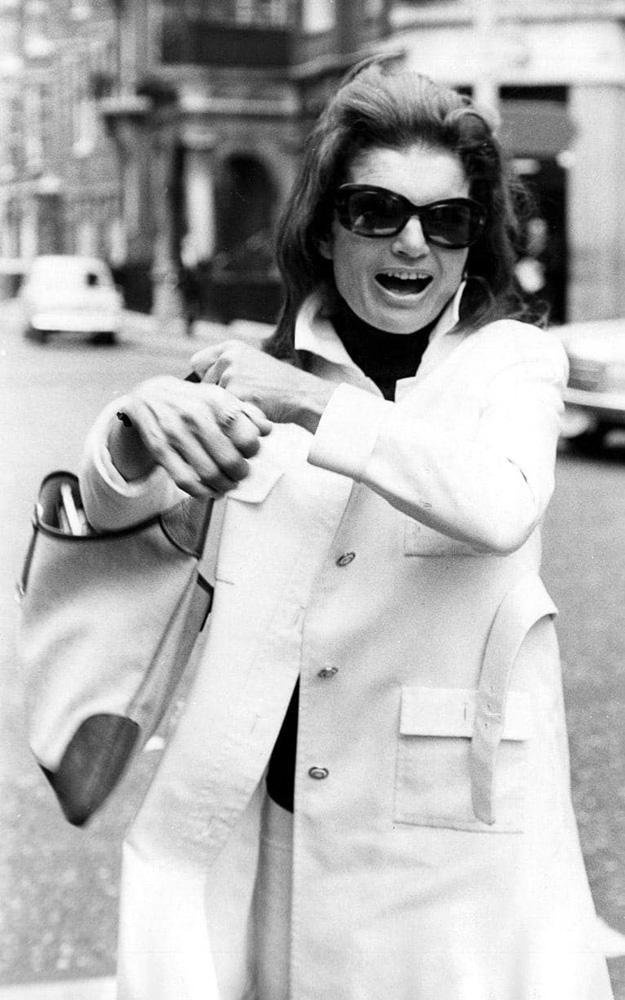 Jacqueline Kennedy Onassis carrying a vintage Gucci Jackie bag.