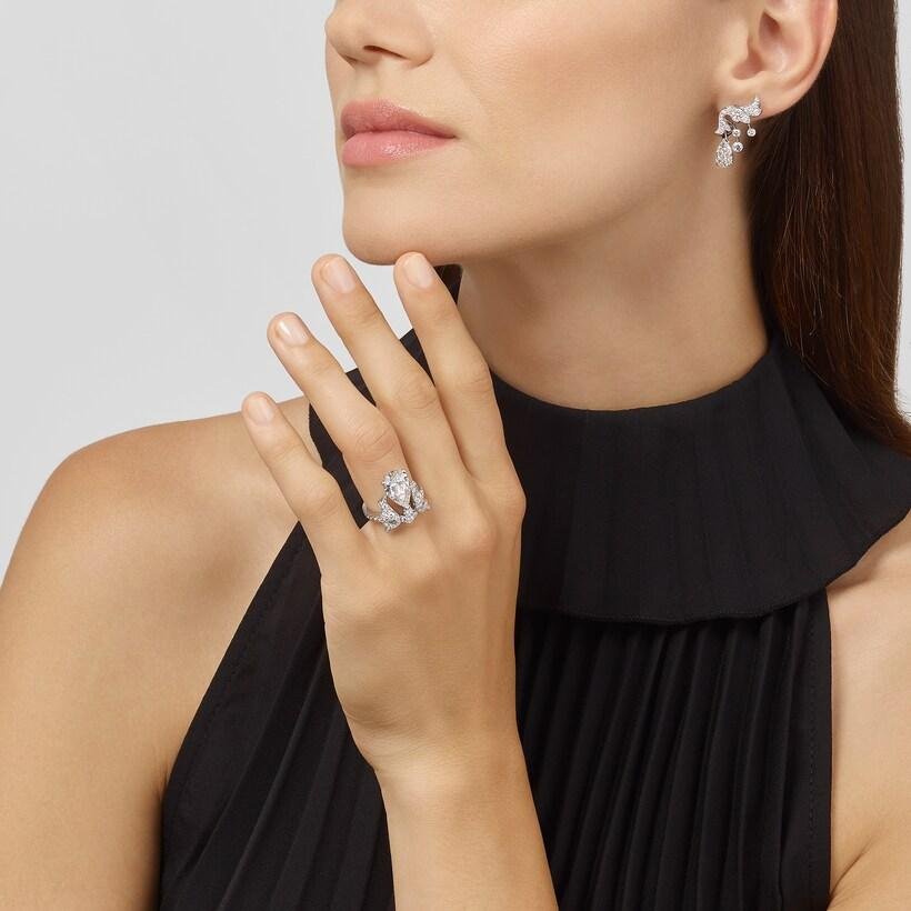 Model wearing a Chaumet Joséphine diamond ring.