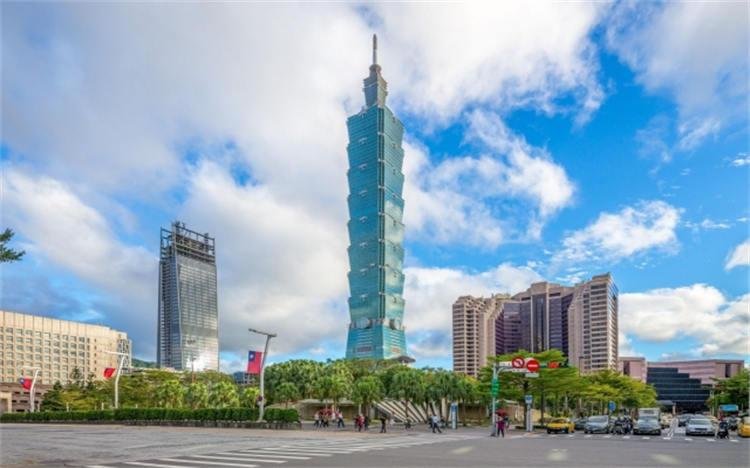 Taipei 101 and the surrounding Xinyi District in Taipei.