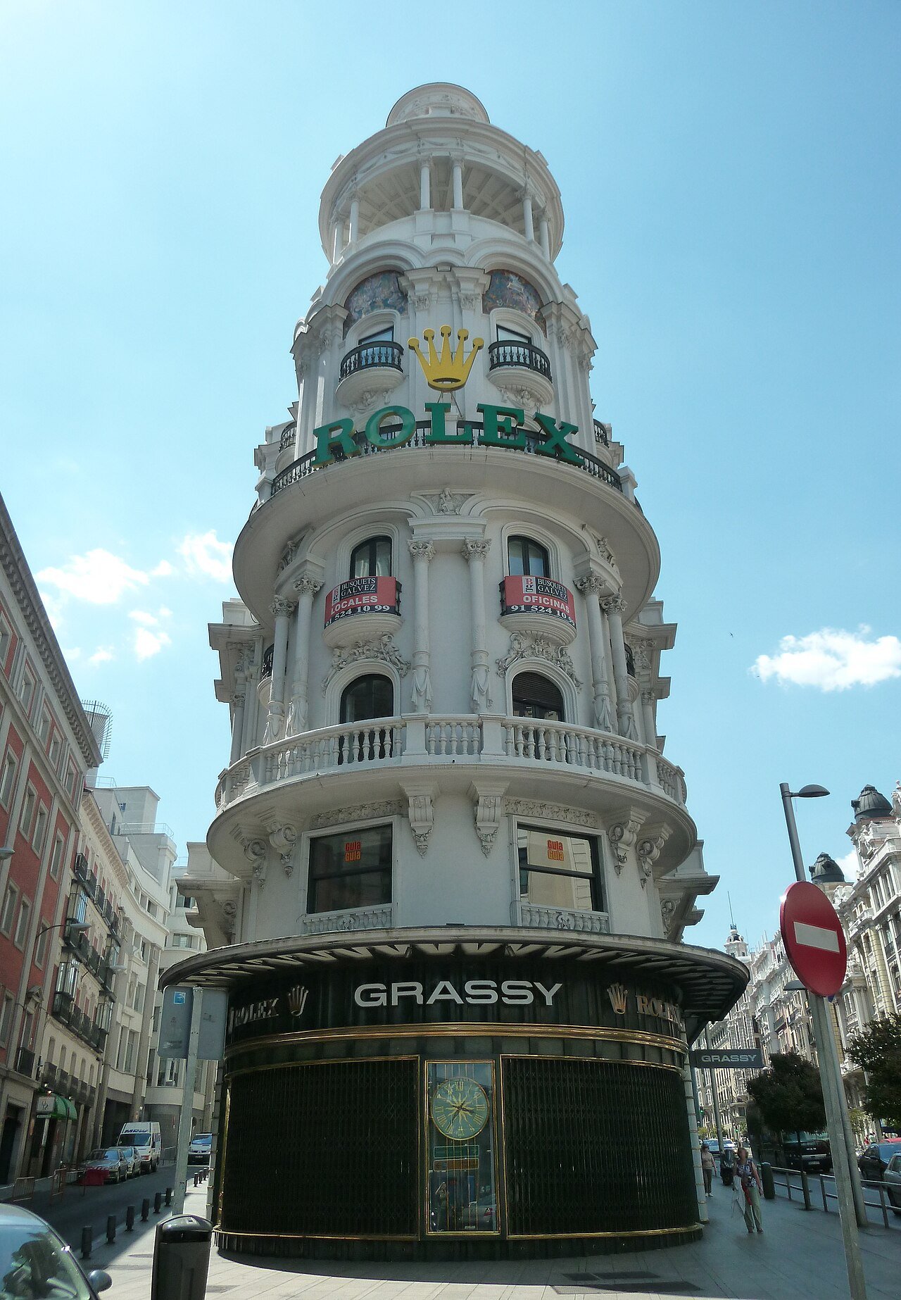The ornate Grassy building at the eastern end of Gran Vía.