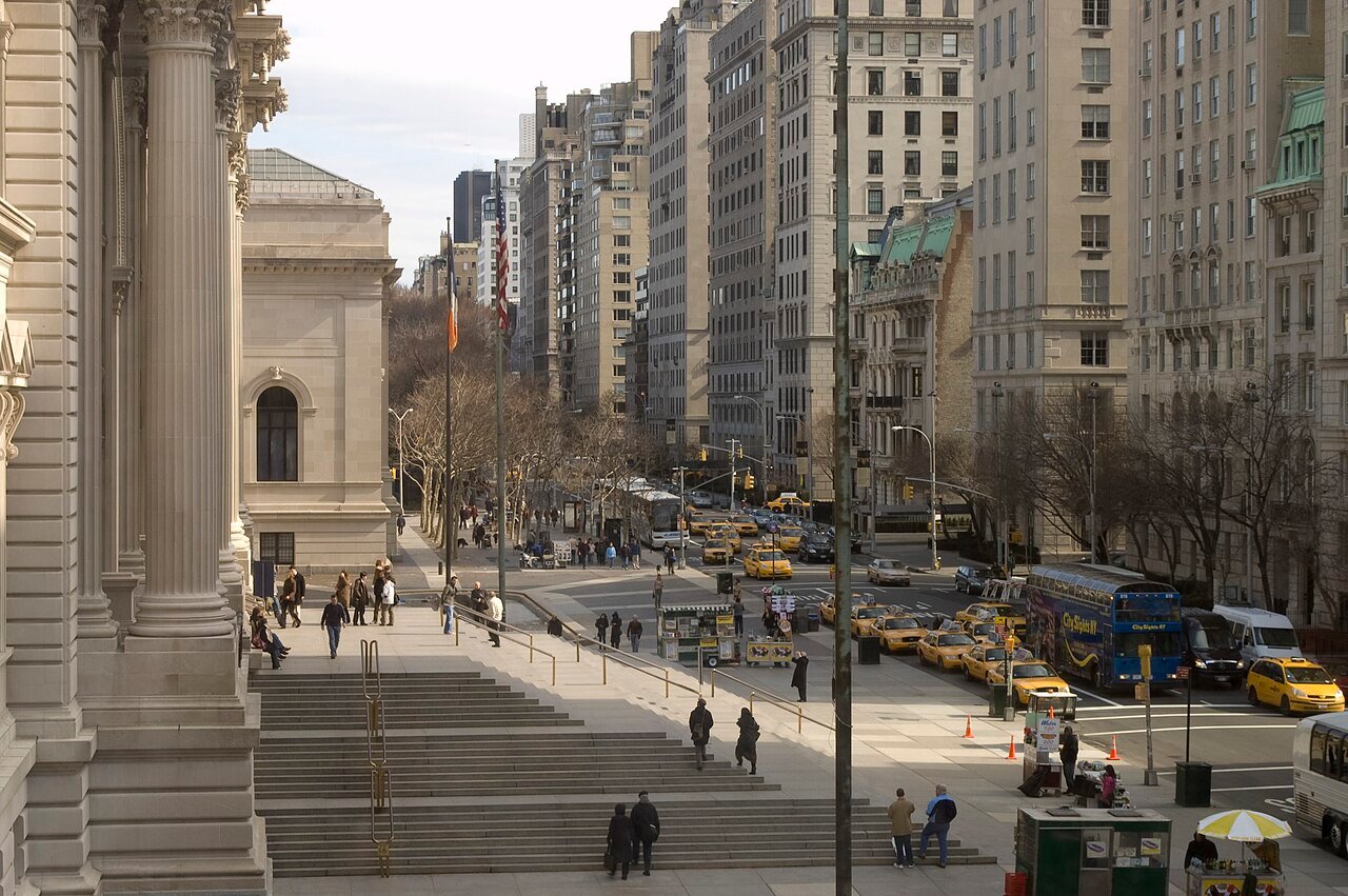 Fifth Avenue beside the Metropolitan Museum of Art in Manhattan.