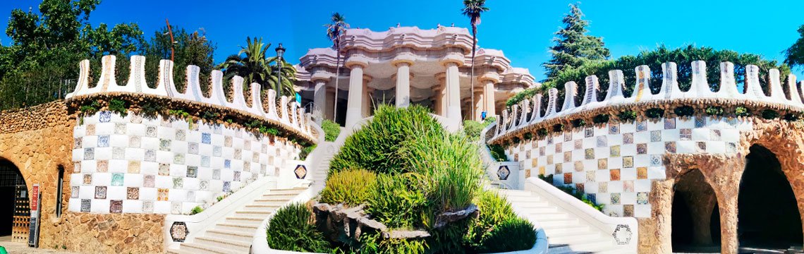 The monumental staircase leading into Park Güell’s principal features.