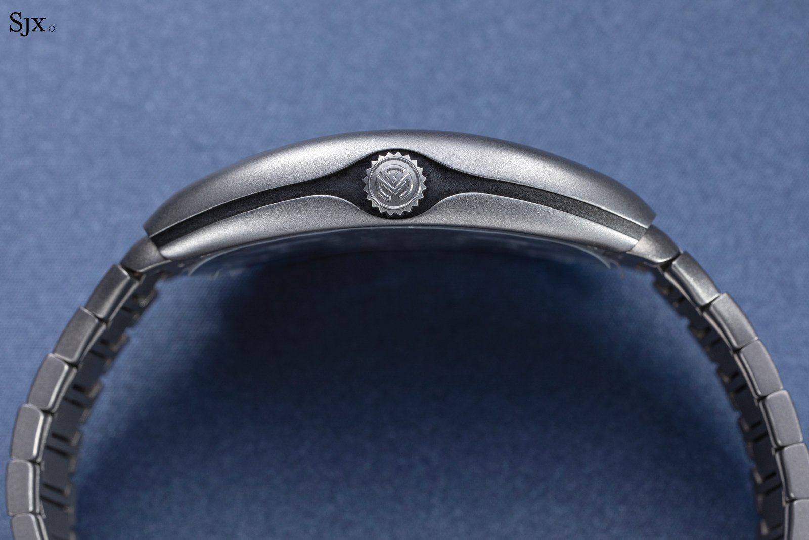 Side profile of a Franck Muller Vanguard Line Cut showing the curved case.