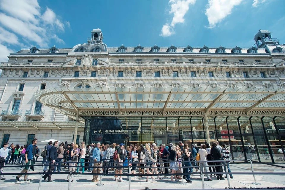 Visitors queuing outside the Musée d’Orsay.